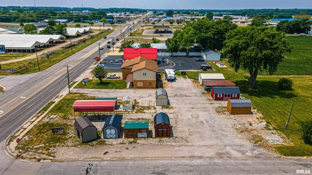 $130,000 | 912 Woodlawn Road, Lincoln, IL 62656