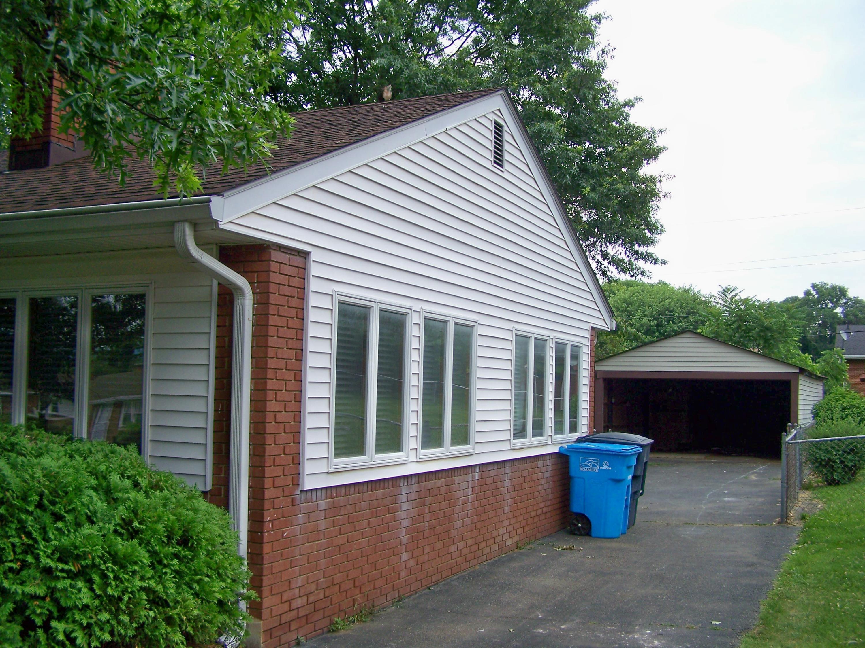 1615 Dodson Road Northwest Roanoke, VA 24017 - Photo 4 of 35 100_9942