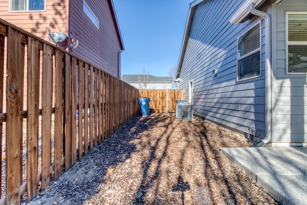 748 Northwest 28th Loop Redmond, OR 97756 - Photo 28 of 31 CREP0184