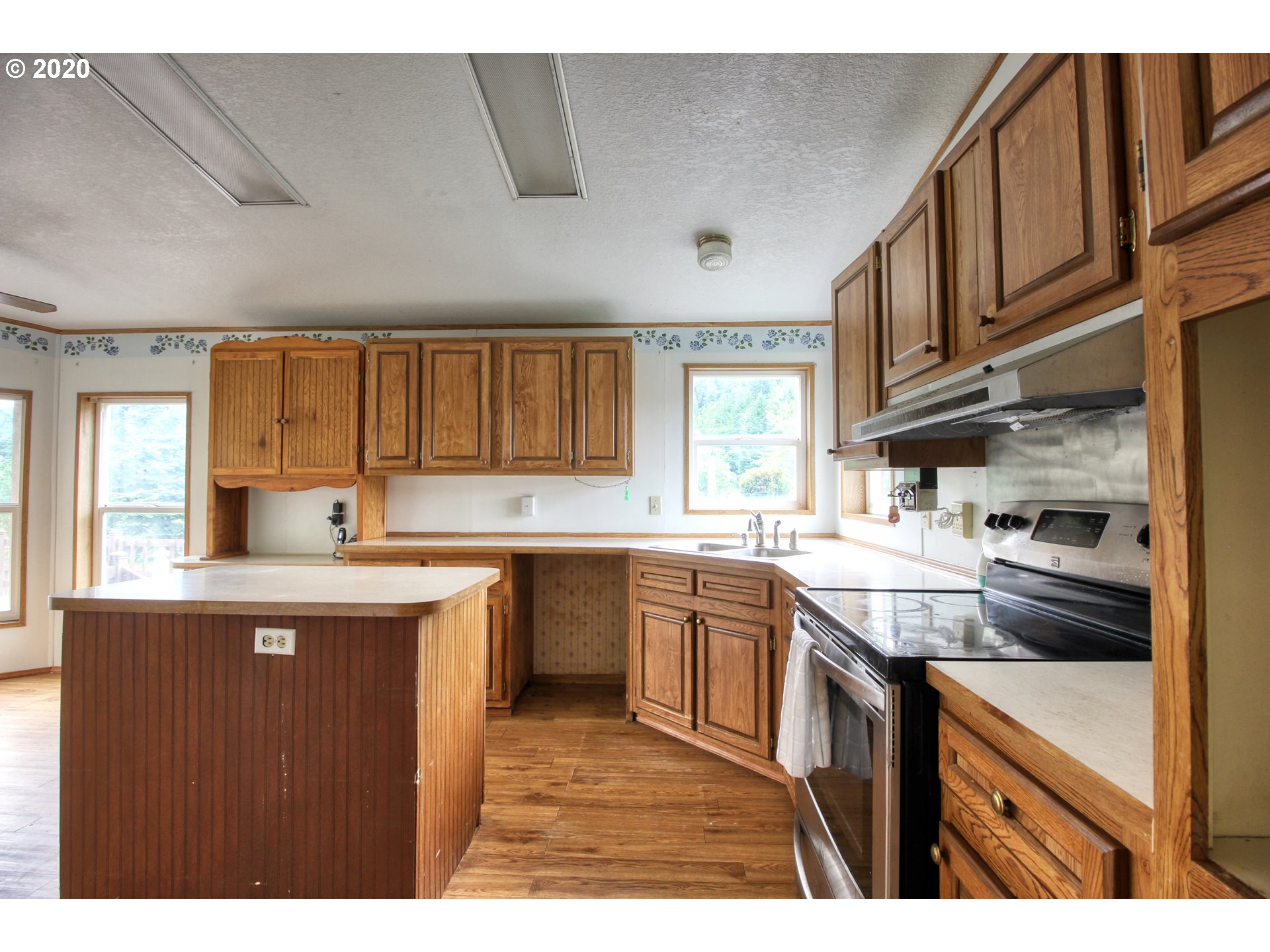 73578 London Road Cottage Grove, OR 97424 - Photo 9 of 26 Gallery Image 9