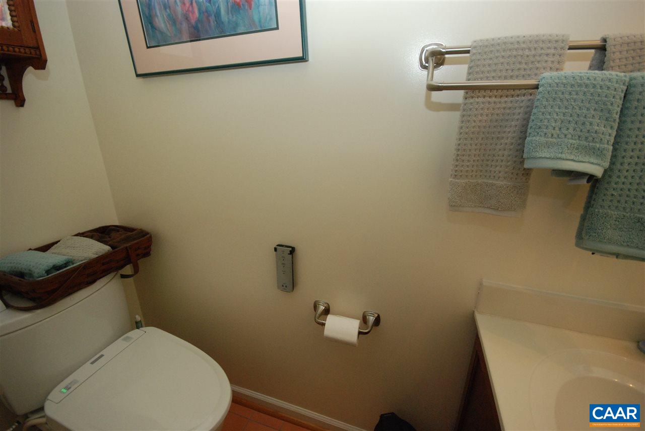 913 Stonehenge Road Charlottesville, VA 22901 - Photo 11 of 33 Gallery Image 11