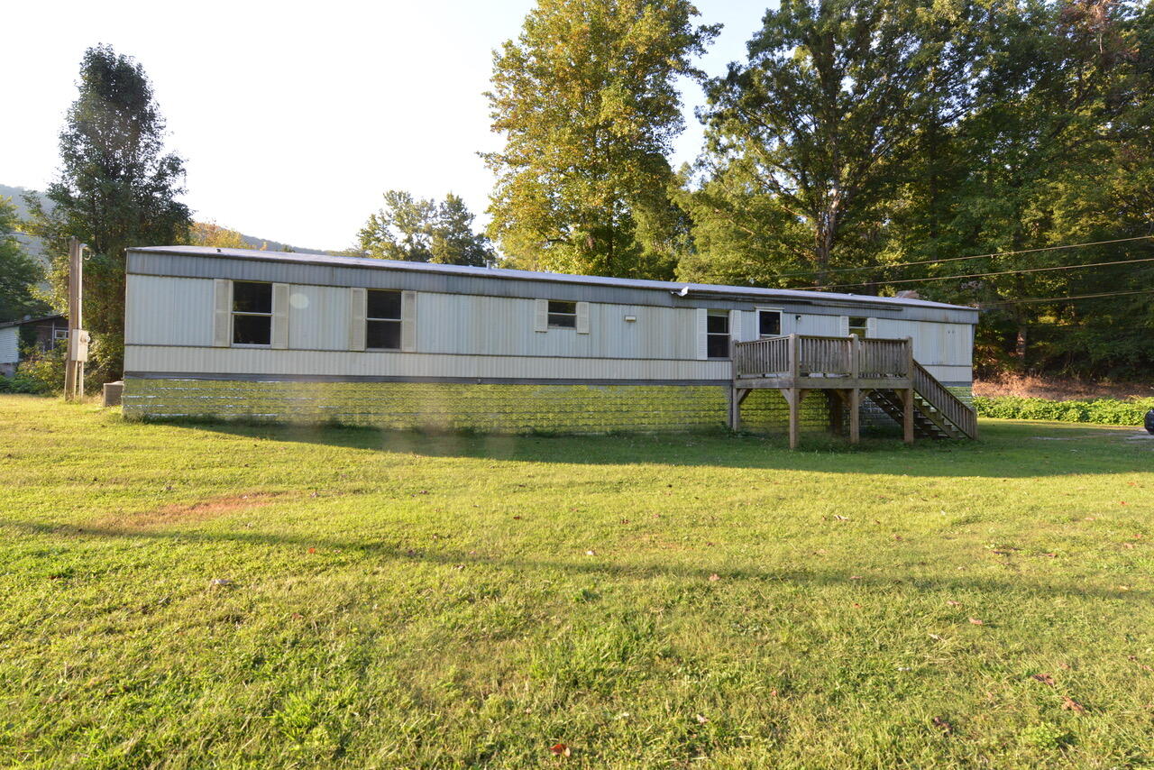 368 Oak Street Spring City, TN 37381 - Photo 1 of 15 DSC_8670