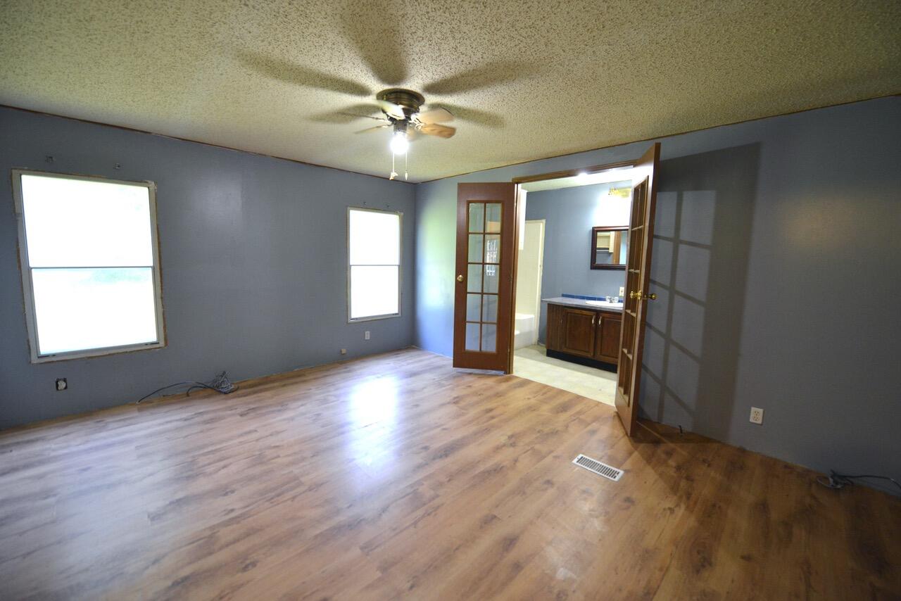 368 Oak Street Spring City, TN 37381 - Photo 4 of 15 DSC_8676