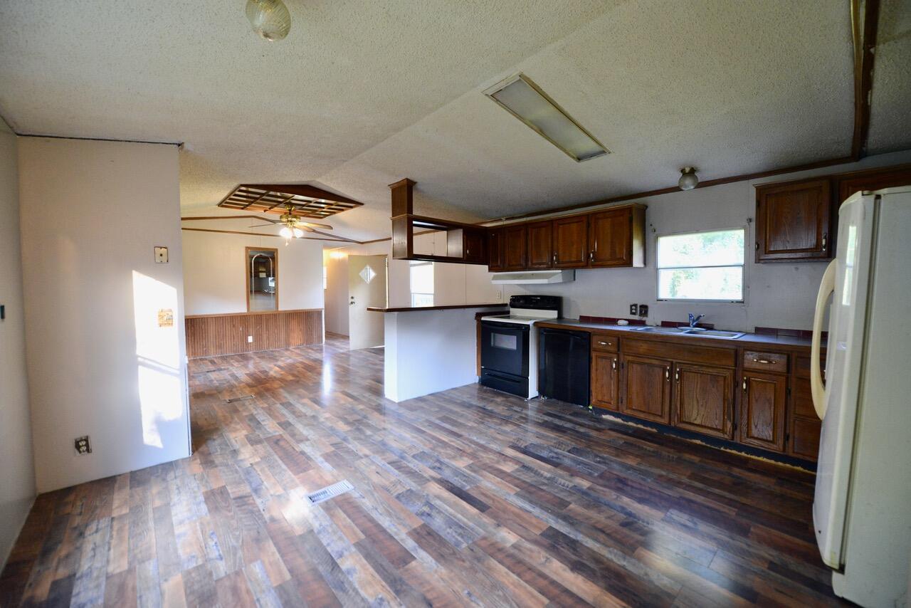 368 Oak Street Spring City, TN 37381 - Photo 6 of 15 DSC_8677