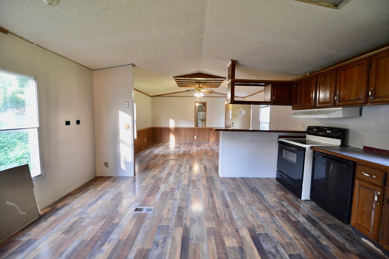 368 Oak Street Spring City, TN 37381 - Photo 7 of 15 DSC_8680