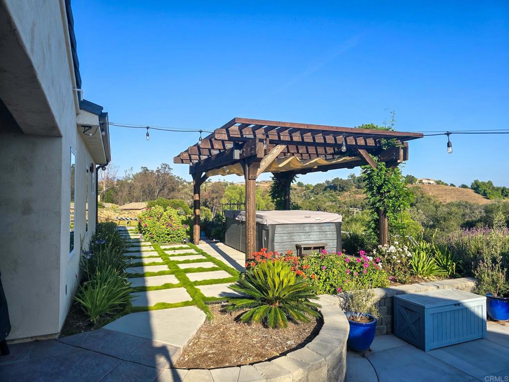 2521 Ralls Street Fallbrook, CA 92028 - Photo 10 of 43 a view of a couches in patio of the house