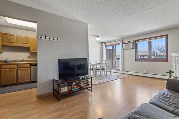 $134,900 | 4300 Trenton Lane North, Unit 2319, Plymouth, MN 55442