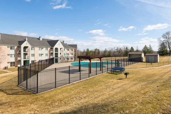 $134,900 | 4300 Trenton Lane North, Unit 2319, Plymouth, MN 55442