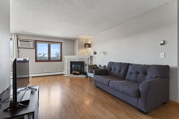 $134,900 | 4300 Trenton Lane North, Unit 2319, Plymouth, MN 55442