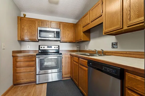 $134,900 | 4300 Trenton Lane North, Unit 2319, Plymouth, MN 55442