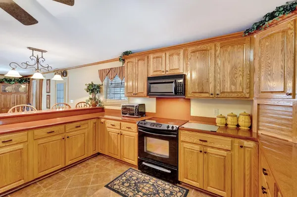 $685,000 | 602 Pitts Bayshore Drive, Freeport, FL 32439