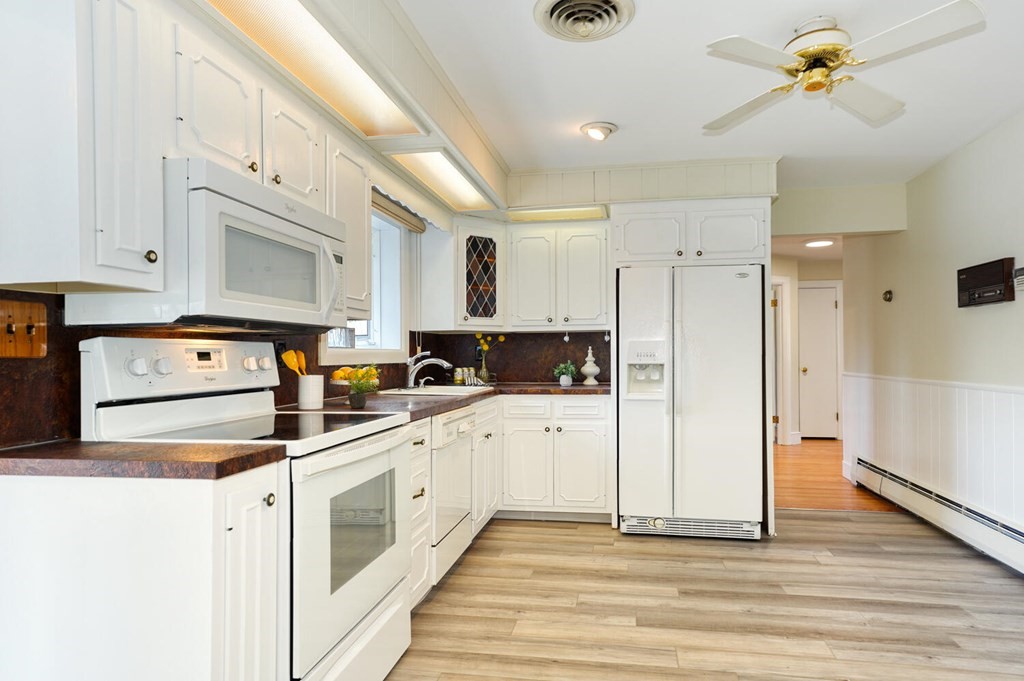 24 Arnold Road Stoneham, MA 02180 - Photo 7 of 35 Gallery Image 7
