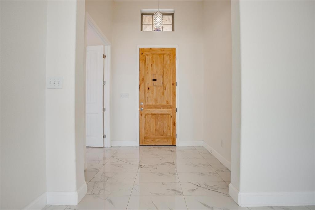 1841 Soda Springs Road Millsap, TX 76066 - Photo 3 of 33