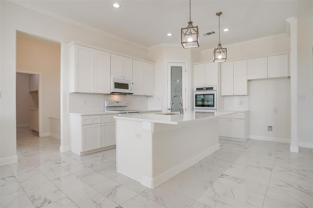 1841 Soda Springs Road Millsap, TX 76066 - Photo 8 of 33