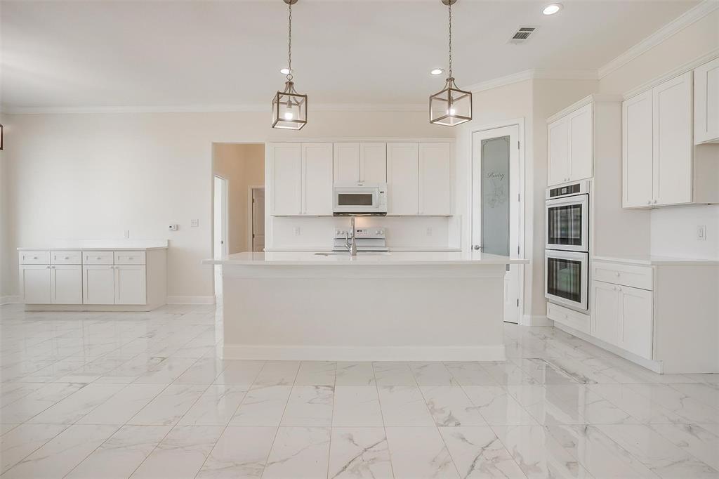 1841 Soda Springs Road Millsap, TX 76066 - Photo 9 of 33