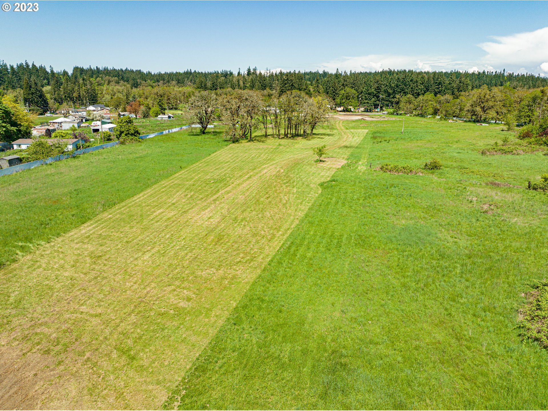 7979 Marion Road Southeast Turner, OR 97392 - Photo 6 of 6 a view of an outdoor space and deck