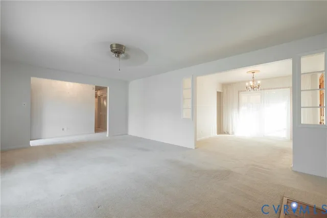 a view of empty room with window