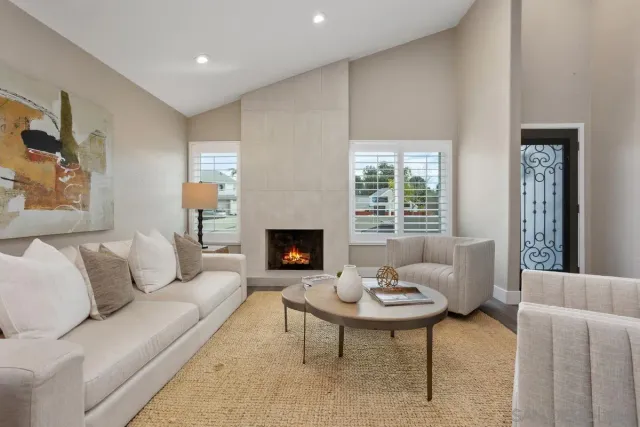 $1,947,658 | 2112 Park Dale Lane, Encinitas, CA 92024