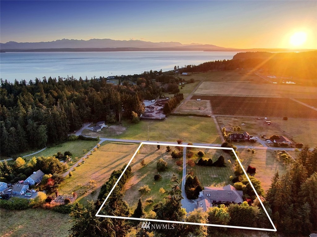 5657 Cameron Road Freeland, WA 98249 - Photo 40 of 40 a view of a tennis court