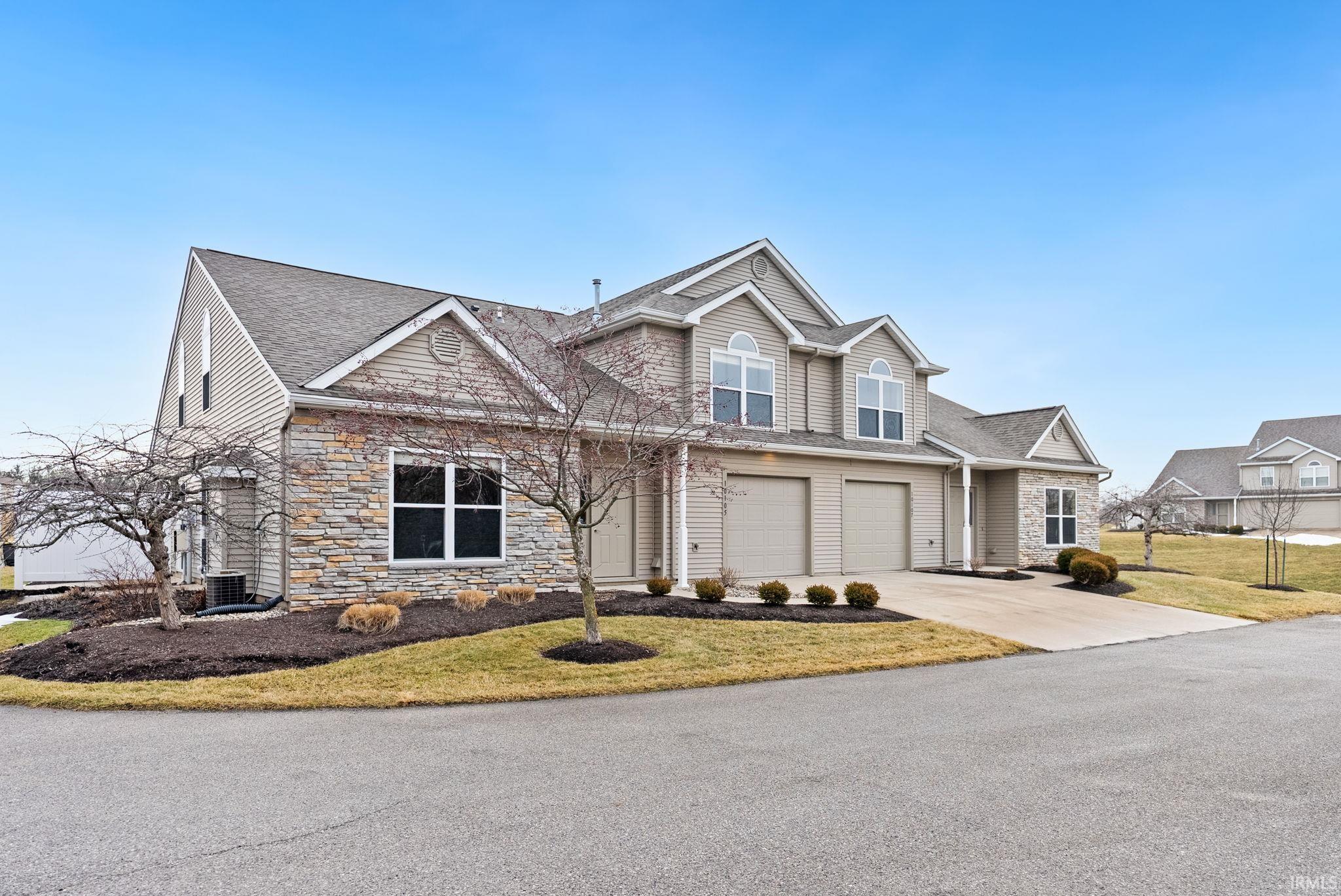 10105 Oak Trail Road Fort Wayne, IN 46825 - Photo 2 of 28