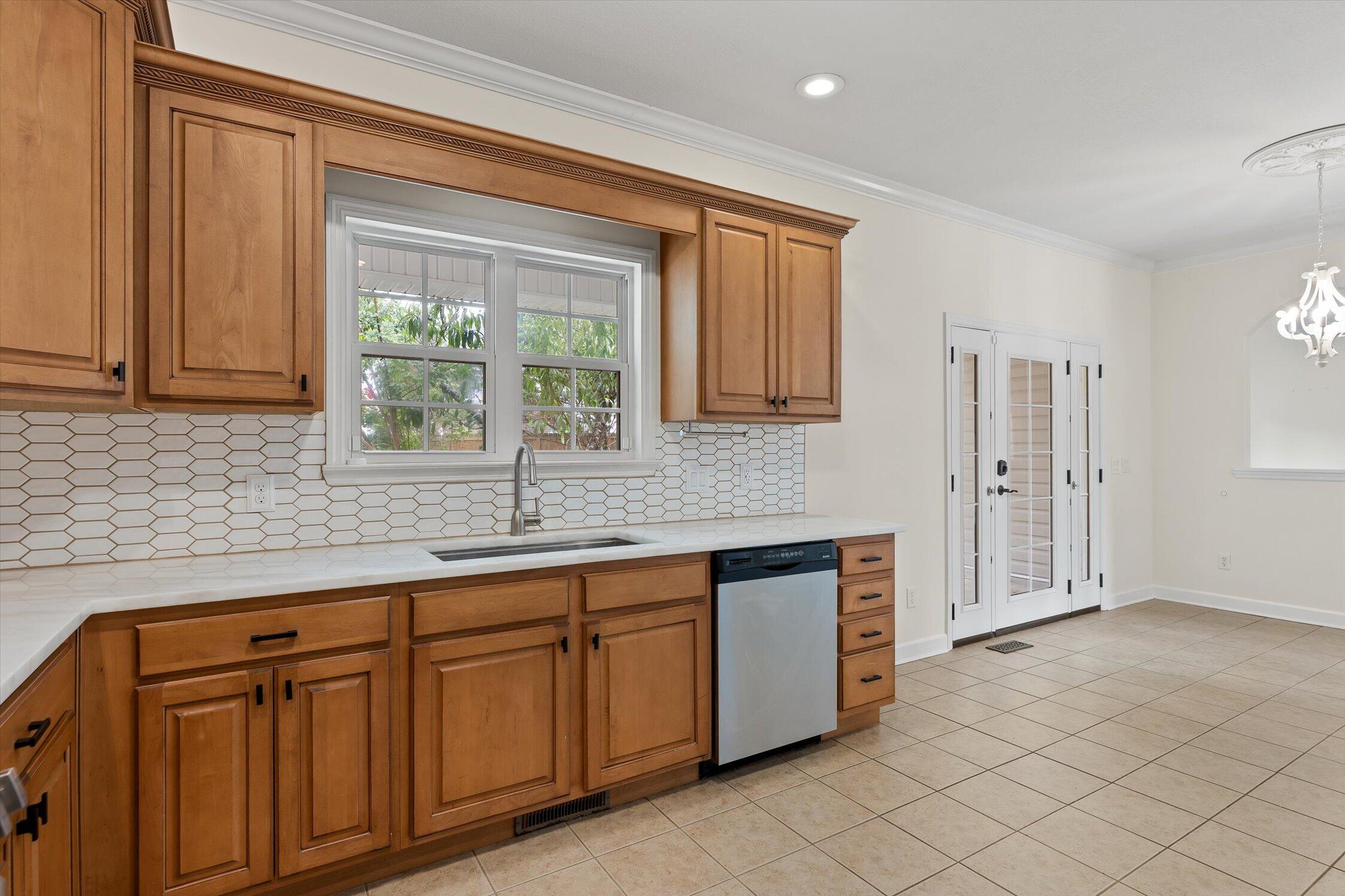 9859 Fieldcrest Drive Apison, TN 37302 - Photo 10 of 47 Kitchen