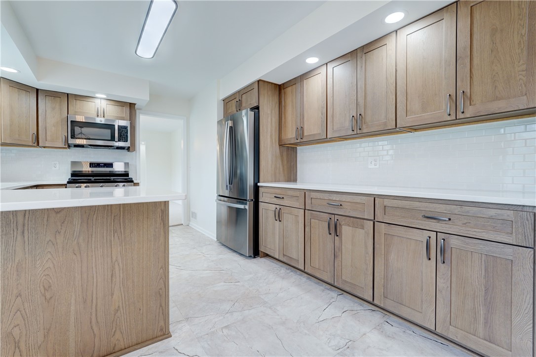 399 French Road Pittsford, NY 14534 - Photo 16 of 50