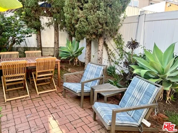 $3,850 | 1727 1/2 Malcolm Avenue, Los Angeles, CA 90024