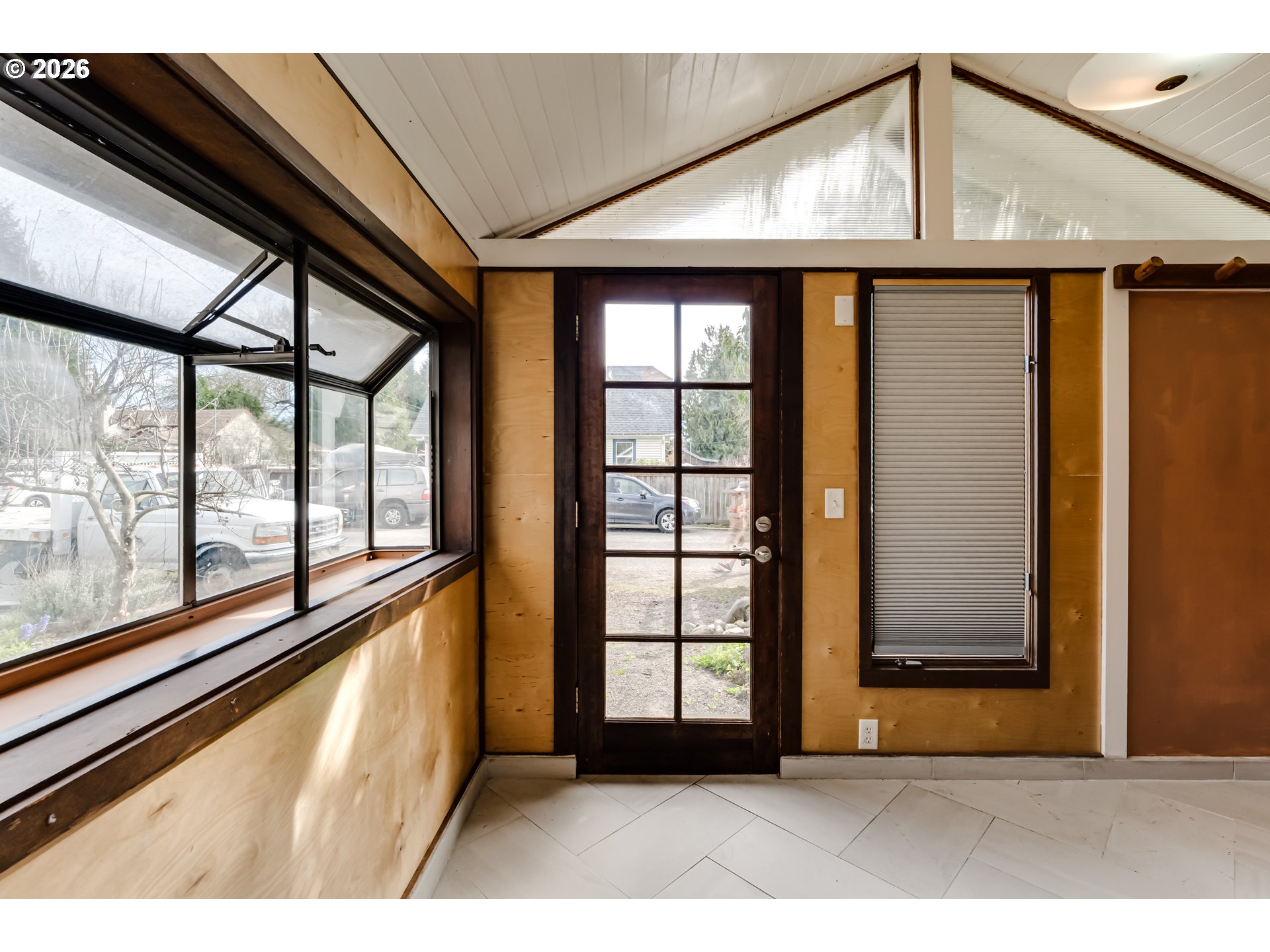 111 Holeman Avenue Eugene, OR 97404 - Photo 4 of 43