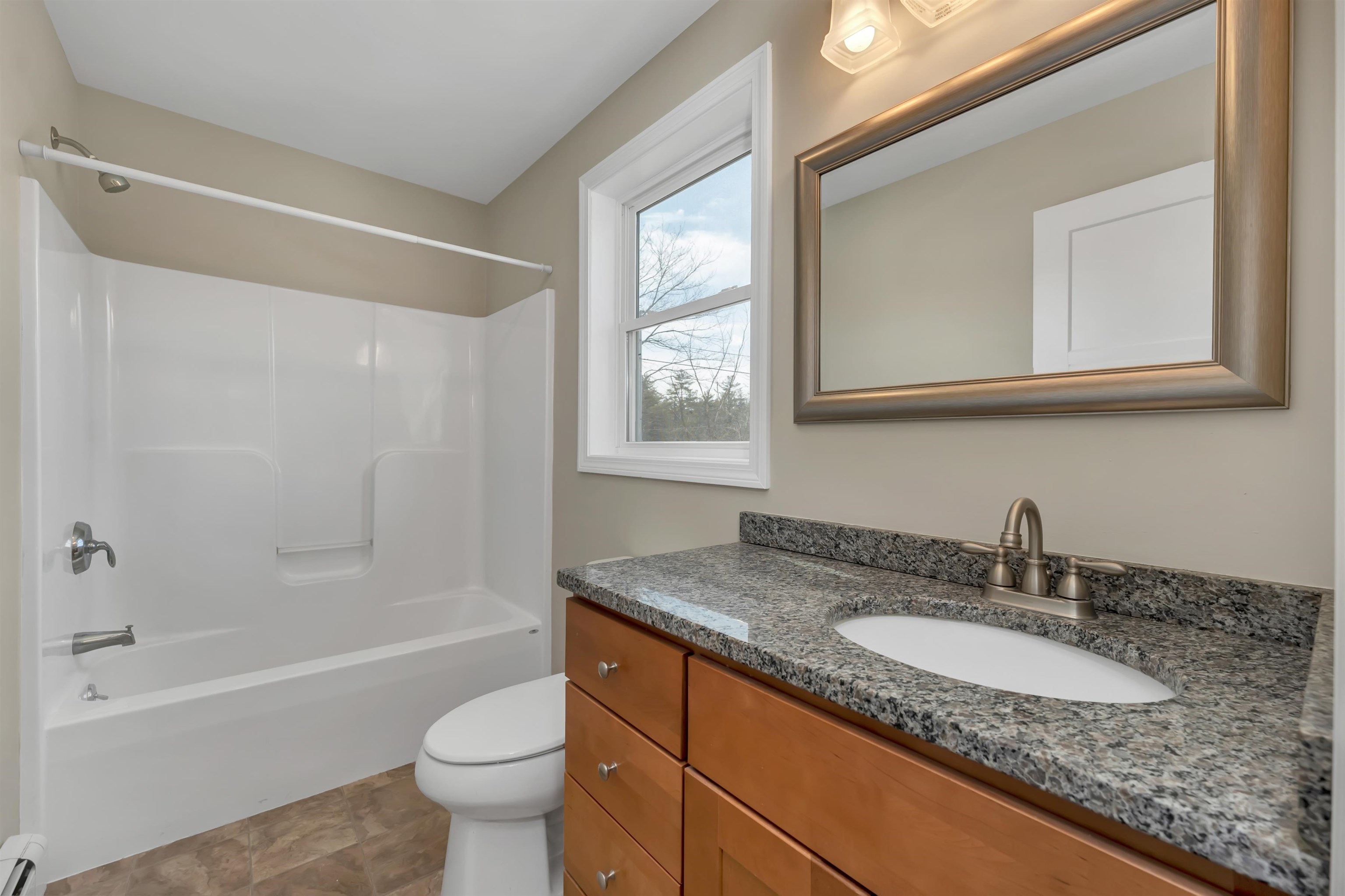 370 Stage Road, Unit 4 Nottingham, NH 03290 - Photo 20 of 40