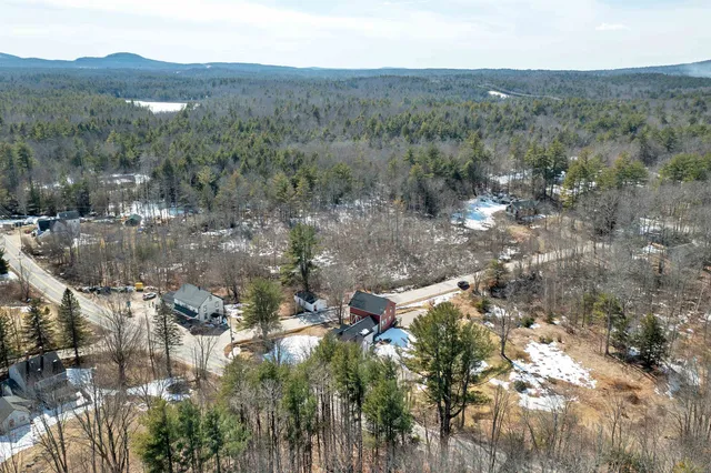 $2,350 | 370 Stage Road, Unit 4, Nottingham, NH 03290