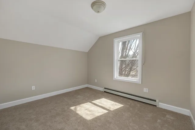 $2,350 | 370 Stage Road, Unit 4, Nottingham, NH 03290