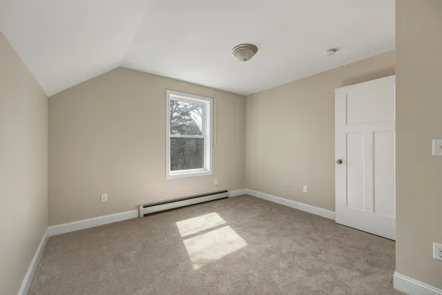 $2,350 | 370 Stage Road, Unit 4, Nottingham, NH 03290