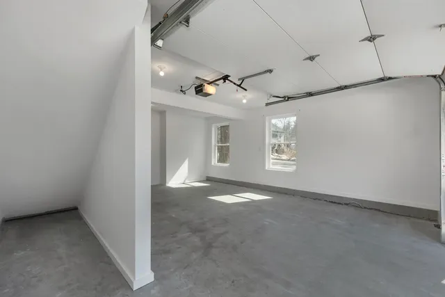 $2,350 | 370 Stage Road, Unit 4, Nottingham, NH 03290