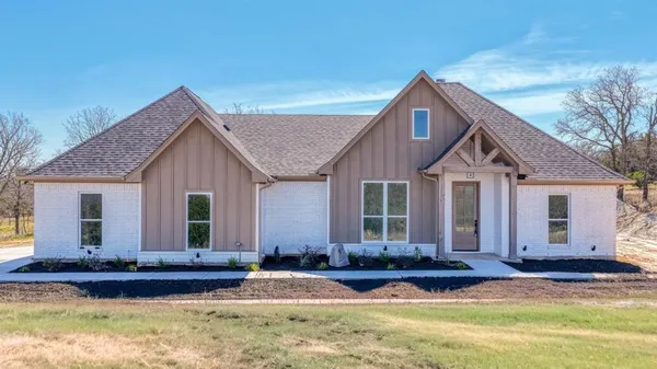 $449,995 | 124 Norene Lane, Weatherford, TX 76088