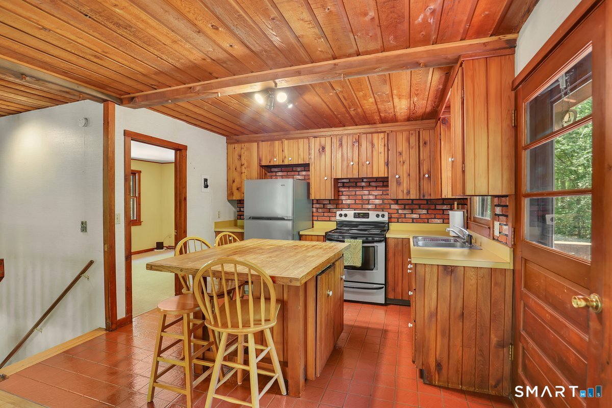 33 Quiet Woods Road East Hampton, CT 06424 - Photo 12 of 28
