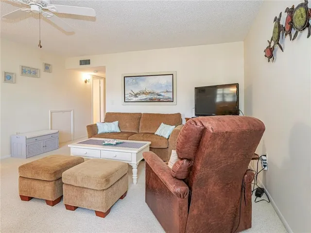 $1,800 | 5400 Jimmy Buffett Mem Highway, Unit E 11, Vero Beach, FL 32963