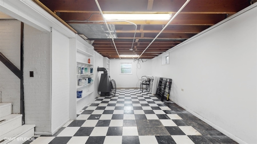 2321 Spring Hill Lane Lindenhurst, IL 60046 - Photo 23 of 30 a black and white checkered floor