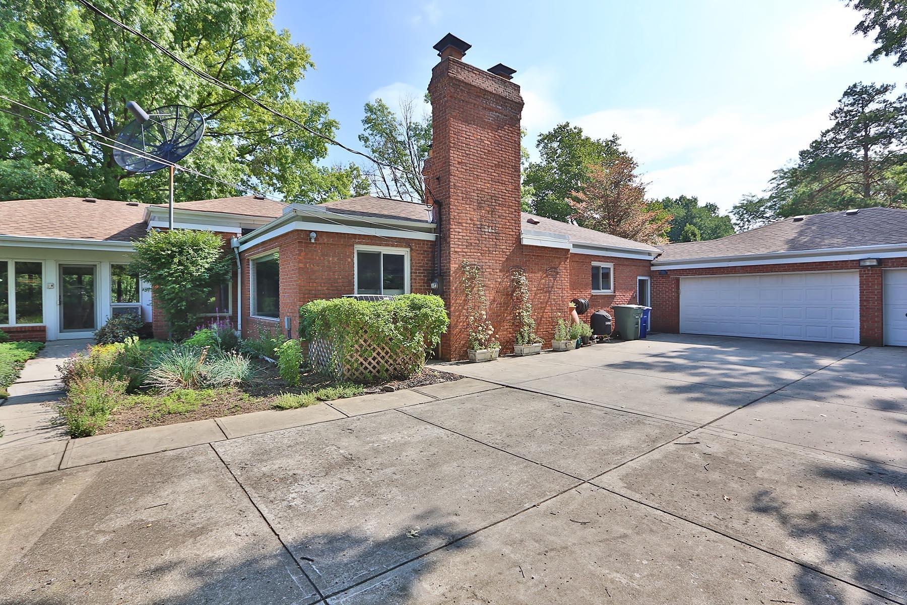 1371 Haddon Road Columbus, OH 43209 - Photo 35 of 42 Gallery Image 35