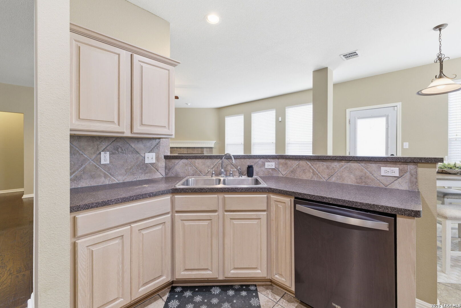 209 Summit View Cibolo, TX 78108 - Photo 12 of 45