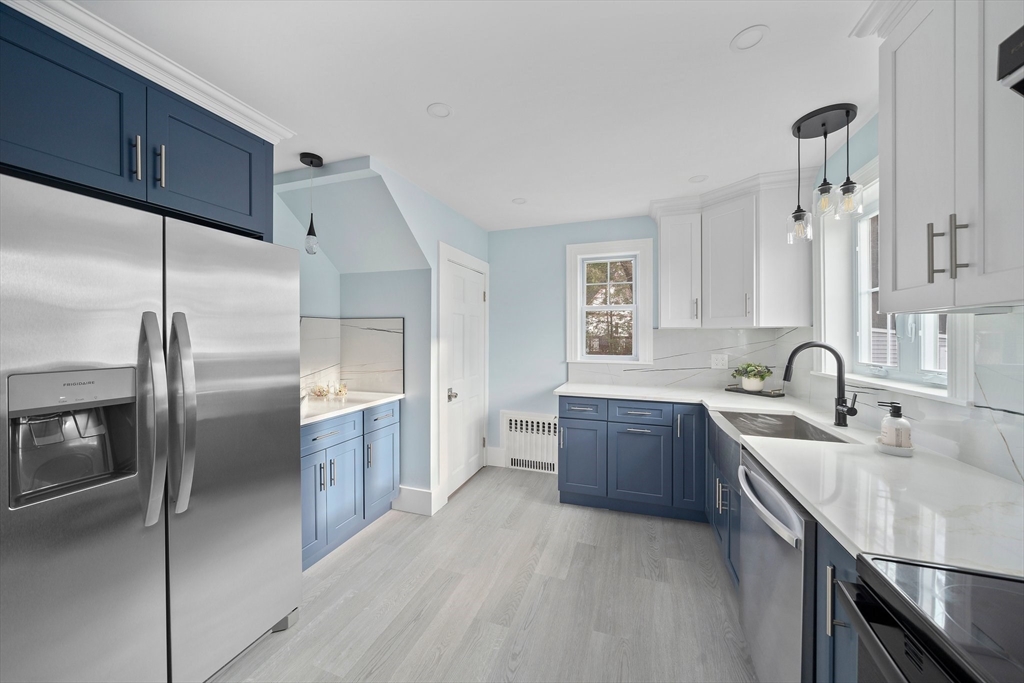 18 Norfolk Road Randolph, MA 02368 - Photo 7 of 38 Gallery Image 7