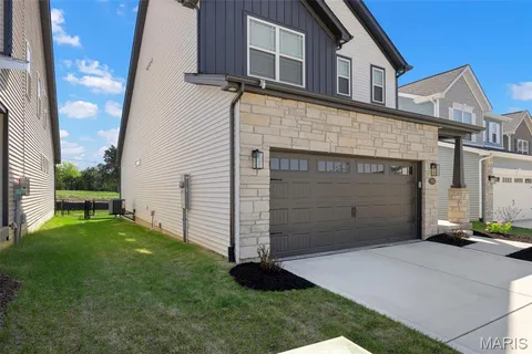 $490,000 | 553 Wheatfield Circle, Wentzville, MO 63385