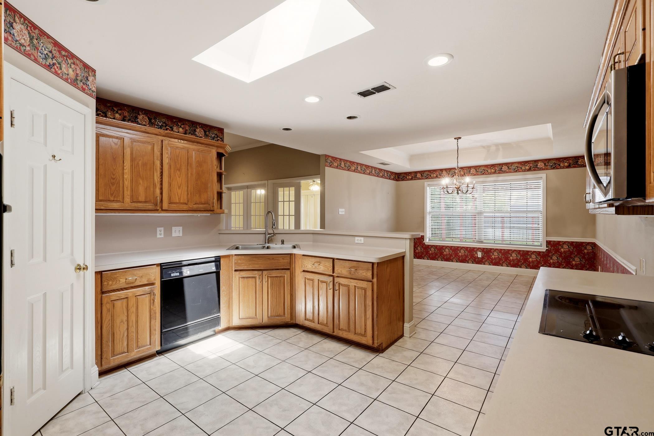 3105 Rouncival Drive Longview, TX 75605 - Photo 9 of 33