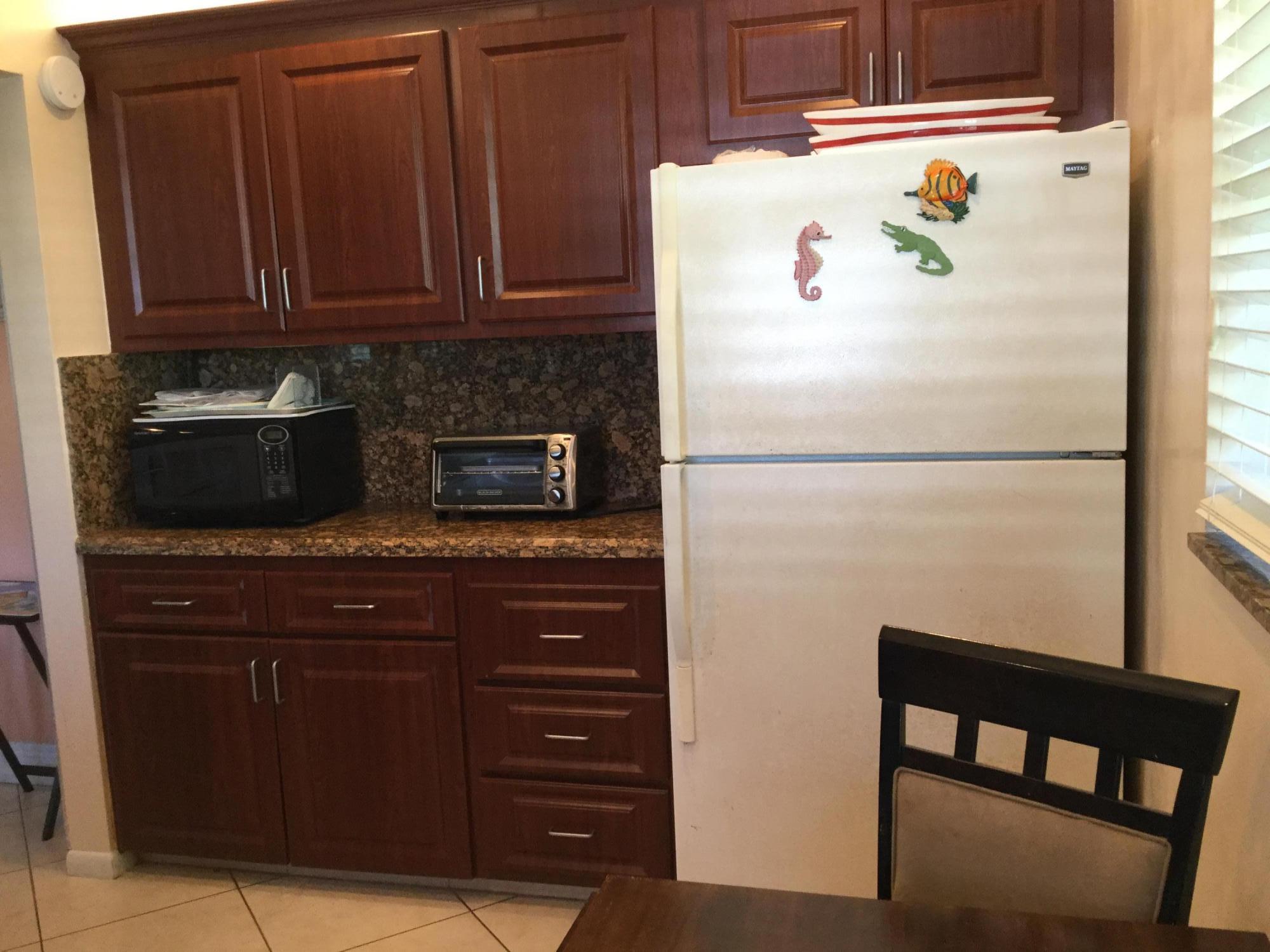 606 Hummingbird Lane Delray Beach, FL 33445 - Photo 11 of 43 KITCHEN