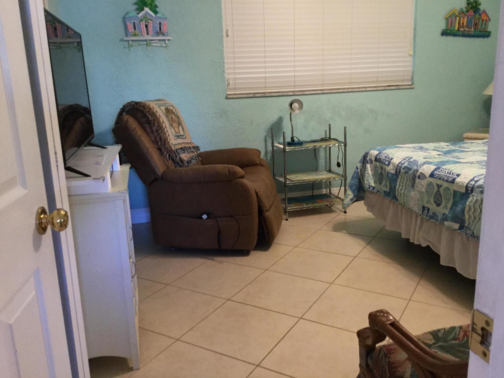 606 Hummingbird Lane Delray Beach, FL 33445 - Photo 26 of 43 MASTER BEDROOM