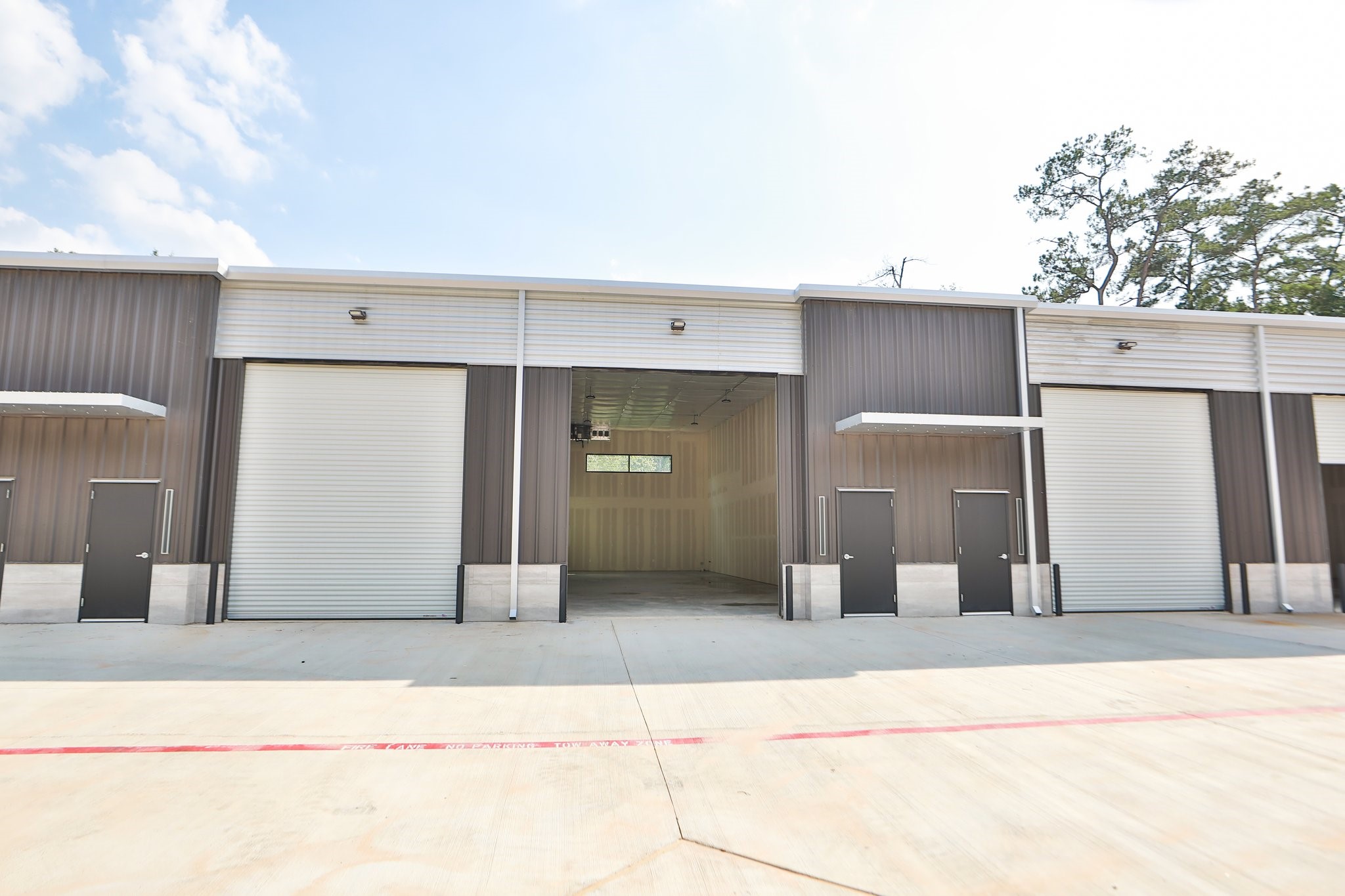 12402 Malcomson Road Houston, TX 77070 - Photo 23 of 50 a view of a garage
