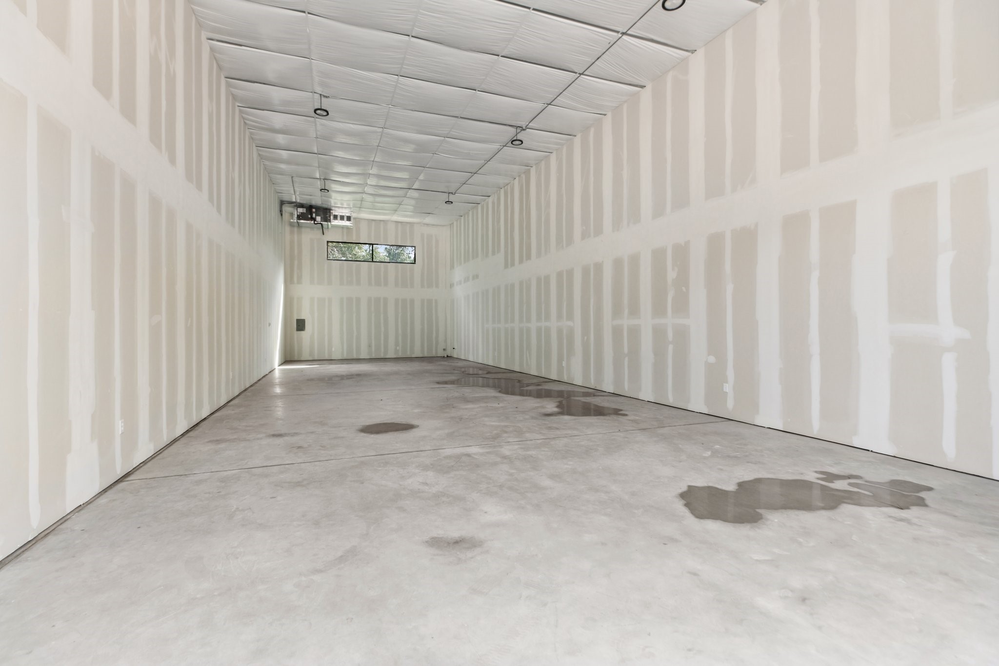 12402 Malcomson Road Houston, TX 77070 - Photo 24 of 50 a view of a livingroom with an oven