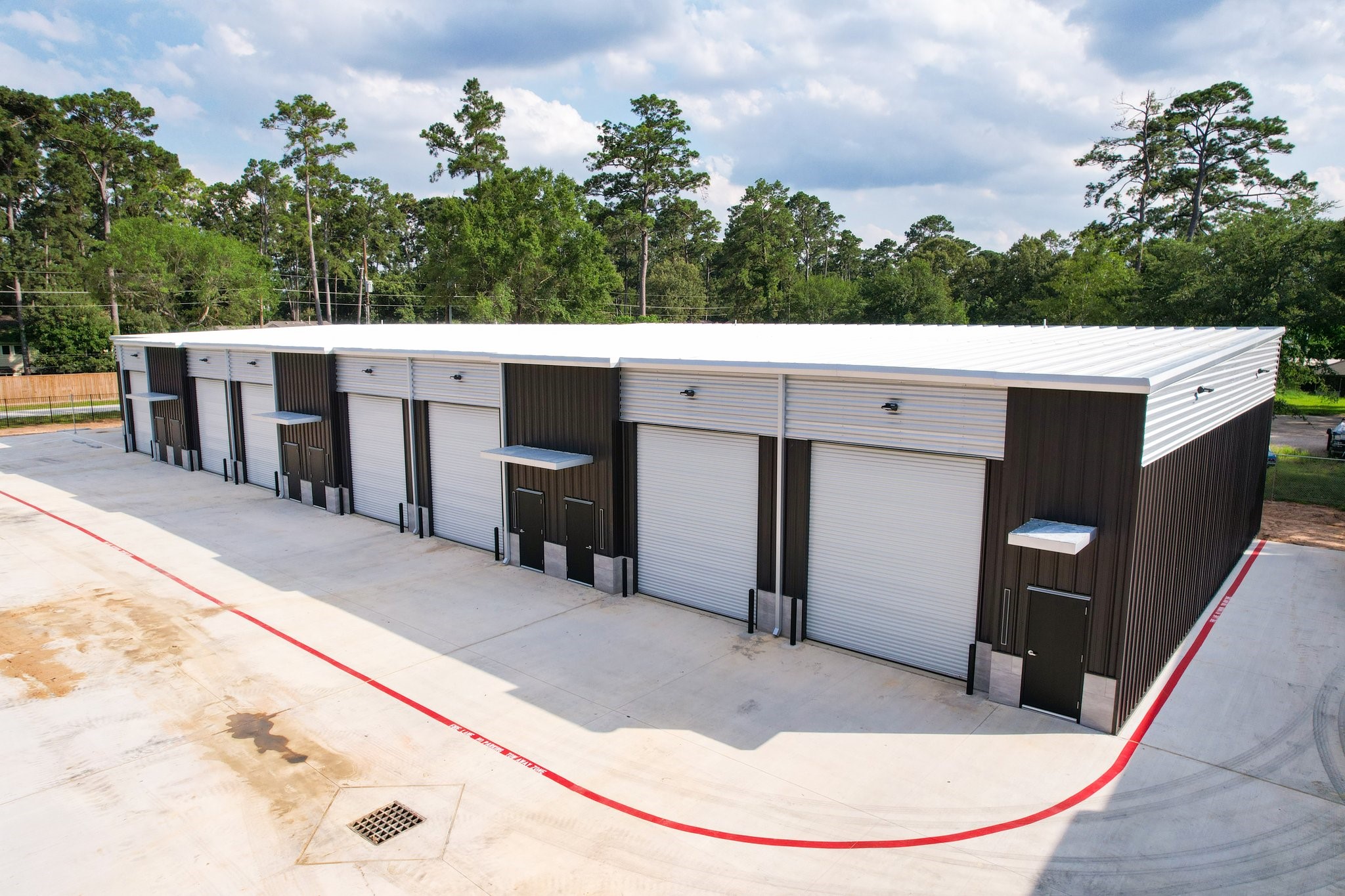 12402 Malcomson Road Houston, TX 77070 - Photo 41 of 50 a view of a porch with furniture and a garage