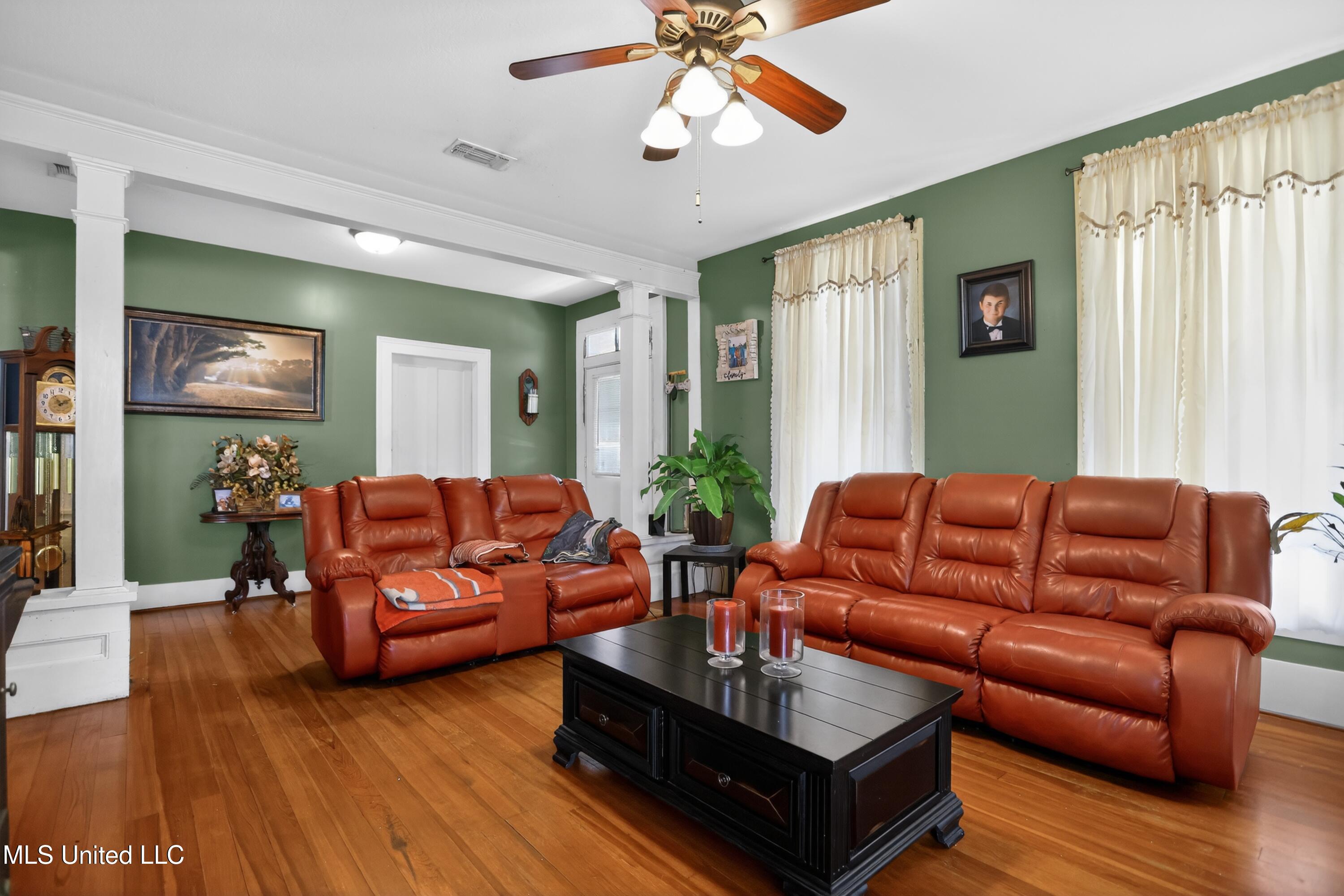 820 Rogers Avenue Columbia, MS 39429 - Photo 7 of 20 11_820_Rogers_Ave_Columbia_MS_39429-Livi
