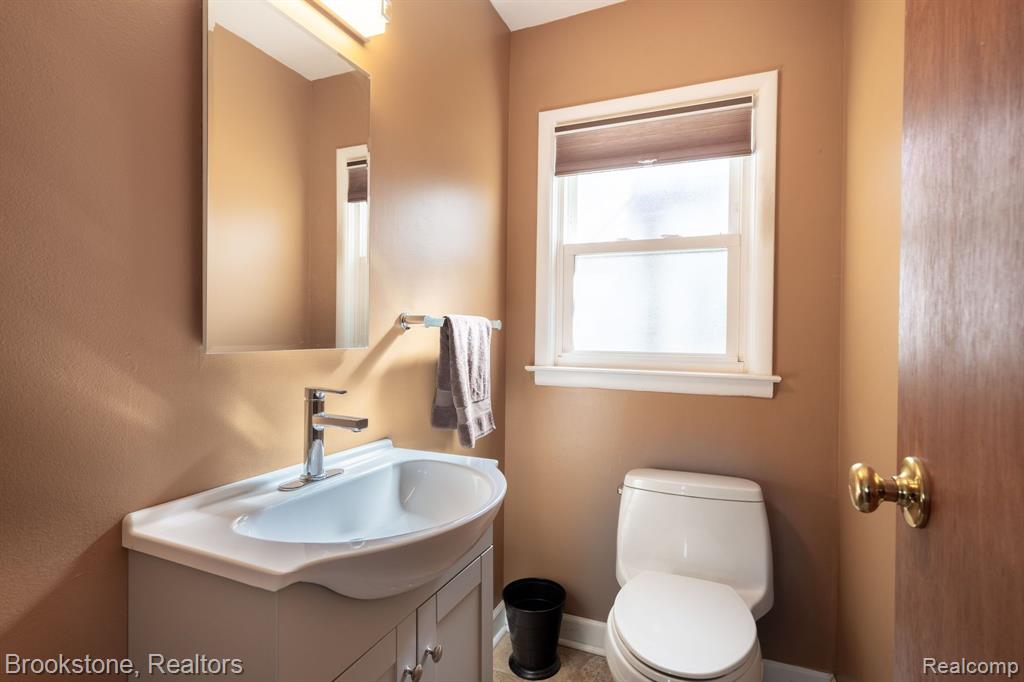 391 Elmhill Road Rochester Hills, MI 48306 - Photo 17 of 44