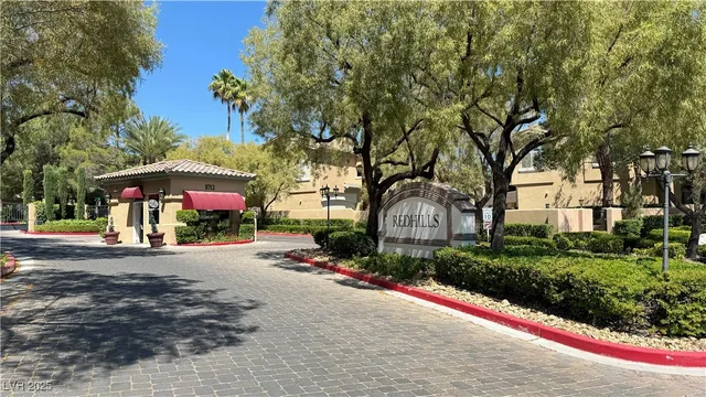 $2,095 | 8720 Red Brook Drive, Unit 202, Las Vegas, NV 89128